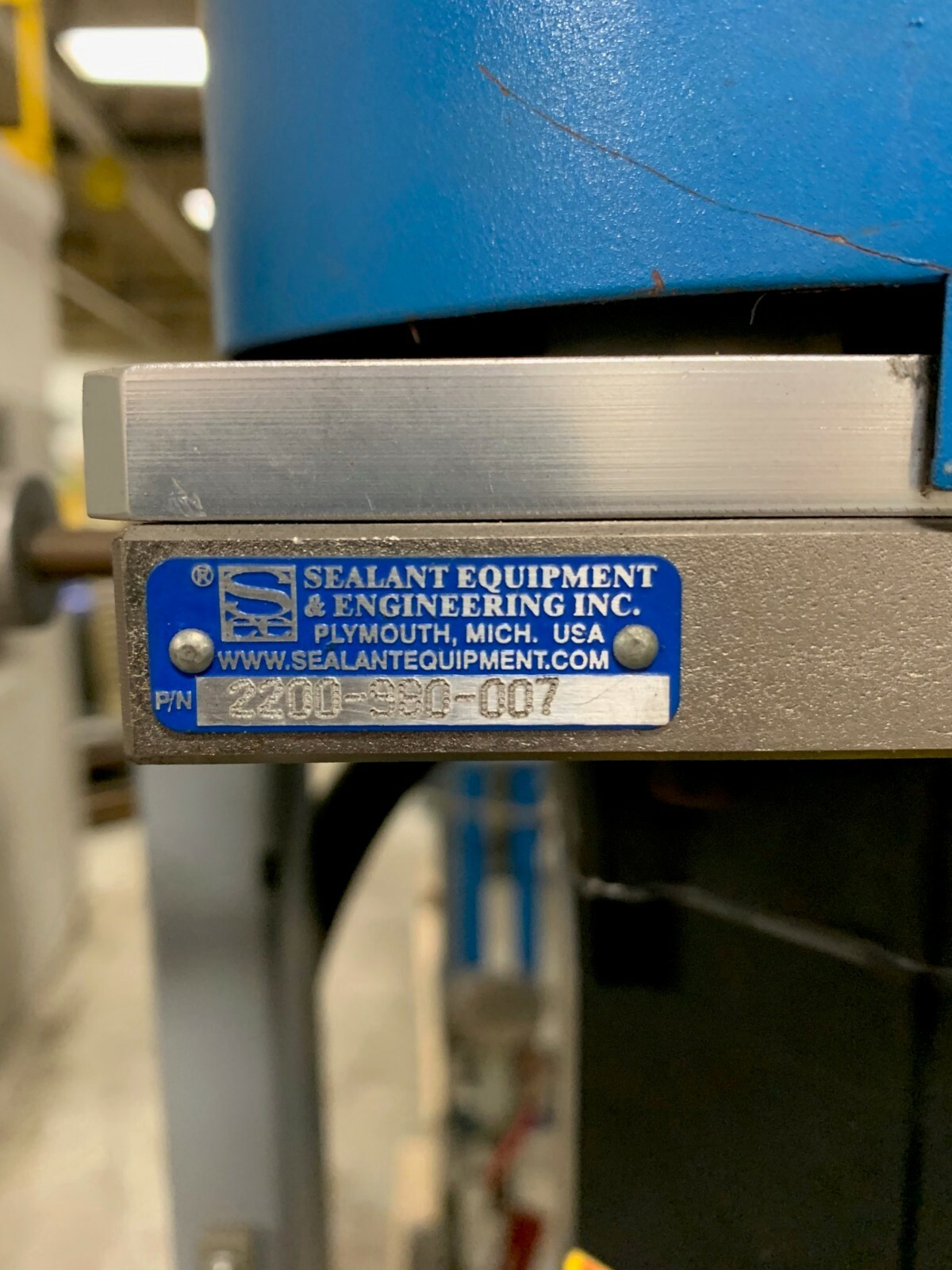 SEALANT EQUIPMENT & ENGINEERING SERVO DRIVEN ROBOTIC SEALANT APPLICATOR