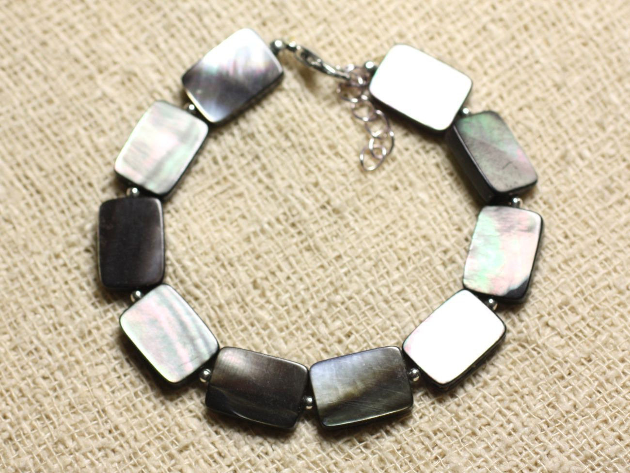 Bracelet Argent 925 et Nacre Noire 14x10mm, le bijou chic de votre quotidien