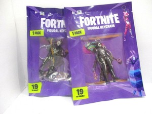 fortnite skull trooper keychain