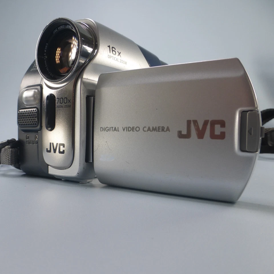 JVC GR-D73EK Handheld MiniDV Camcorder Silver Tested - Image 2 of 4