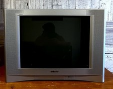 Sony Trinitron 24" KV-24FS120 WEGA Flat Screen CRT Retro Gaming TV w/ Remote 