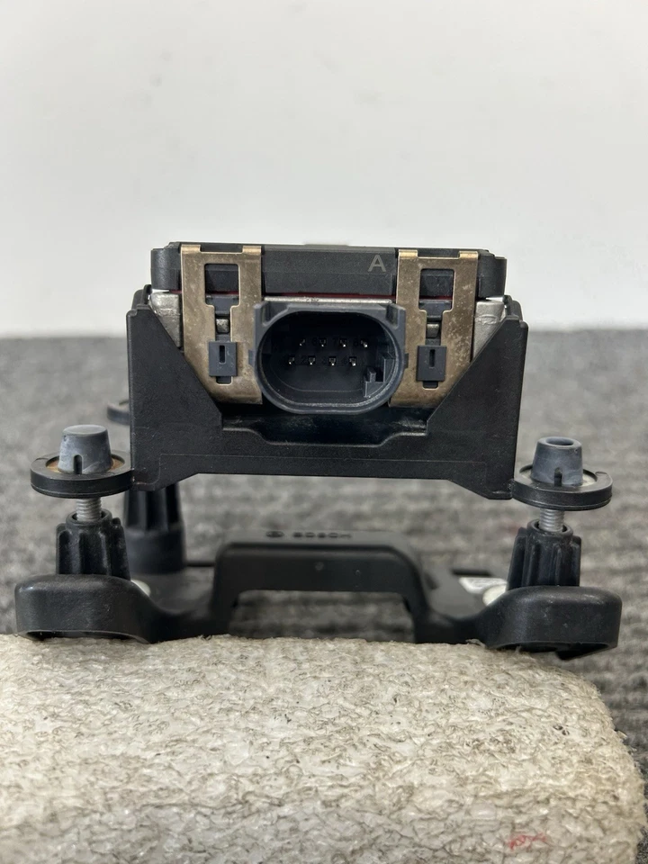 Sensor radar control crucero delantero OEM 2016-2022 Volkswagen Passat 561907561B Foto 2 de 4