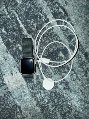 Apple Watch SE 2nd Generation 40mm