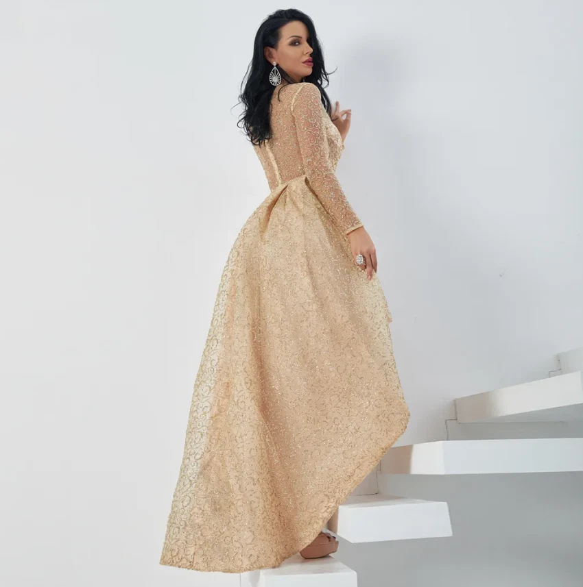 Vestidos de novia de manga larga dorados altos bajos redondos cuello transparente brillantes Foto 4 de 4