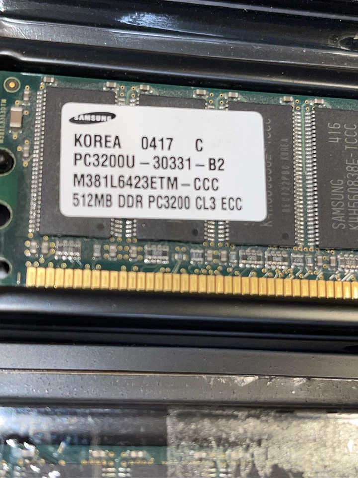 LOTE DE (4) 512MB - M381L6423ETM CCC DDR PC3200 CL3 PC3200U-30331-B2 Samsung (4x) Foto 2 de 4