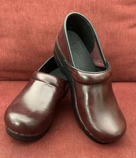 Dansko Professional Wine Comfort Clogs Sz 39 New Without Box