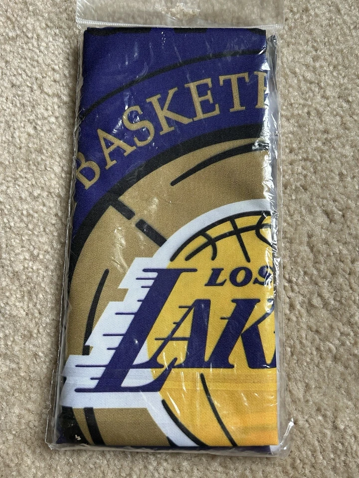 "Bandera vertical WinCraft NBA Lakers Champions con manga de poste de 3"" 28""x40""" Foto 2 de 2