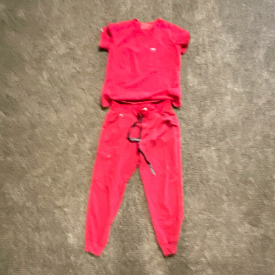 FIGS Technical Collection red Solid Scrub Set Top & Pants, Unisex Size S