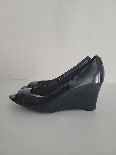 Nine West Cape Size 6.5M Wedge Pump Black Man Made Upper New - Picture 9 of 19