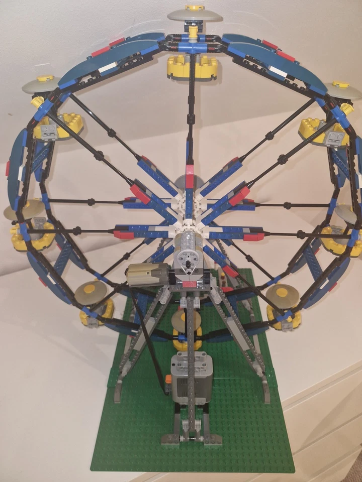 LEGO Creator 4957 Ferris Wheel, photo 1 of 5
