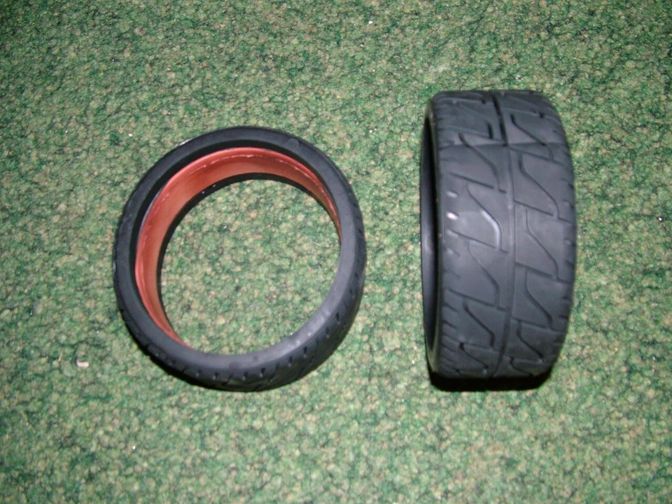 RC Reifen 2 Stück Durchmesser 16cm Breite 6,5 cm 13 cm mit Einlage M100233R Neu - Bild 2 von 3