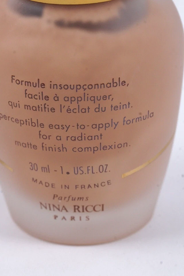 Base Nina Ricci Maquillaje Hidratante Tacto Suave 21 Ninfa 30 ml NUEVO Foto 4 de 4