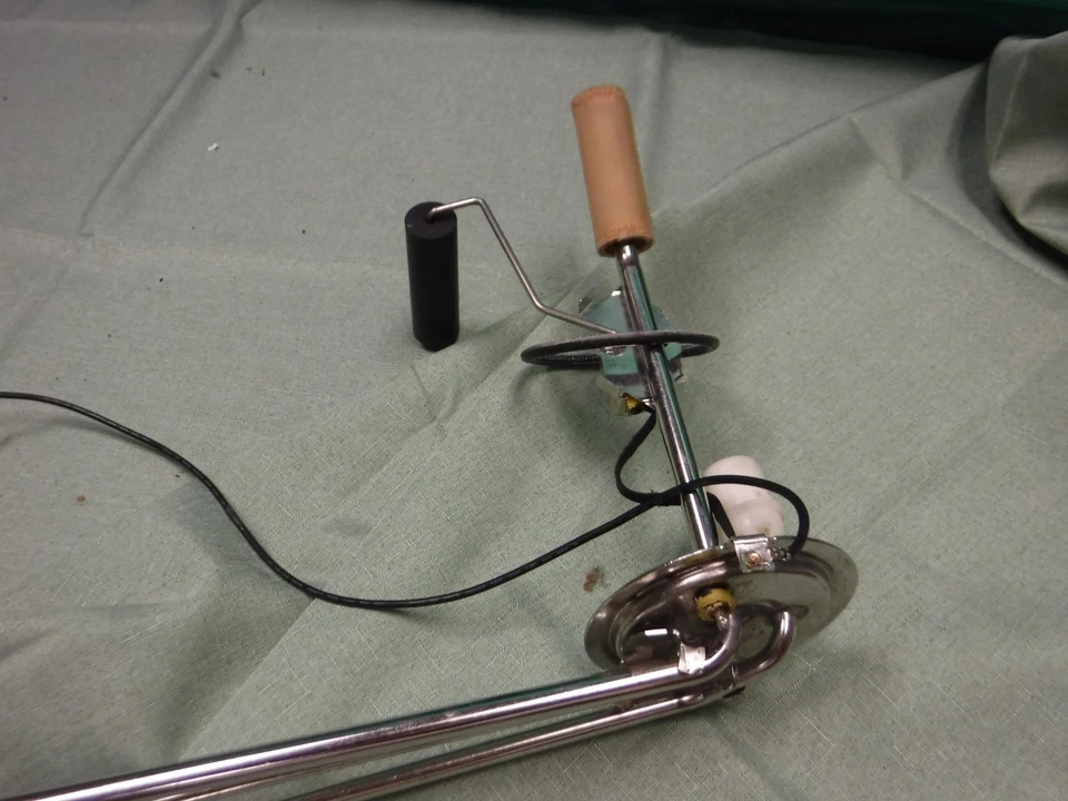 Cadillac 1973 1976 unidad de envío de combustible Eldorado Deville Foto 3 de 3