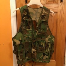 Vintage Camo Hunting Vest Men’s Medium Large USA Snap Front with Several Pockets