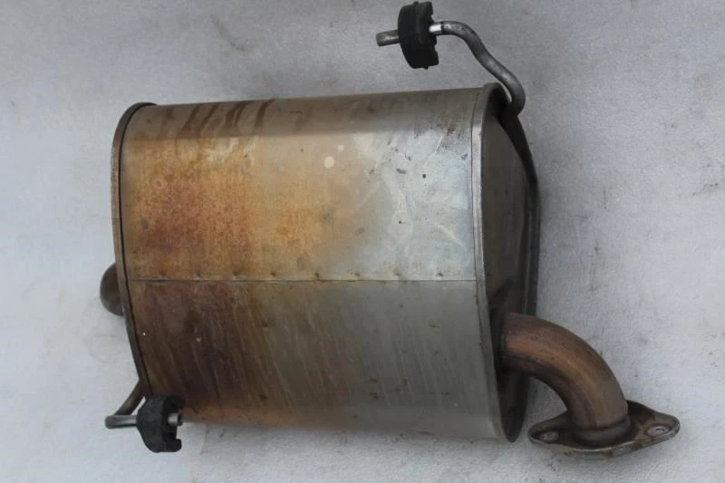 Silenciador de escape Subaru Legacy Outback 2017 tubo de escape 2,5 L PZEV automático Foto 2 de 4