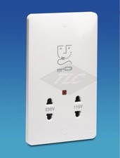 Hager Sollysta 115 / 230V Dual Voltage Shaver Socket White