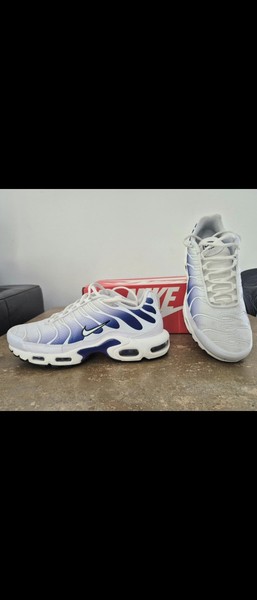nike tn size 10