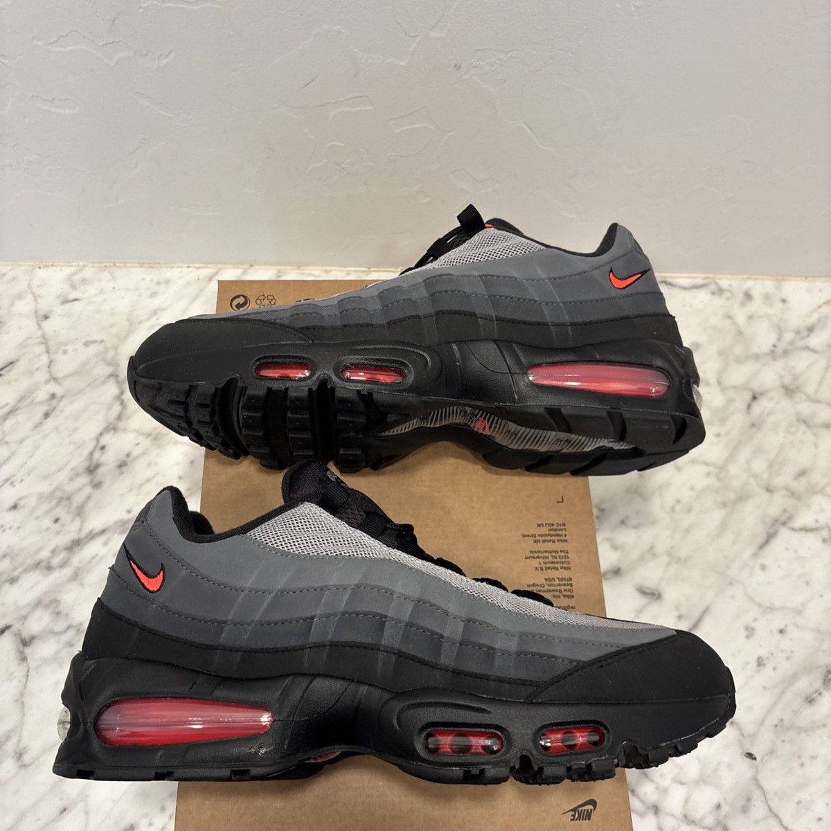 Nike Air Max 95 & ブラックドラゴン NEW Nike Air Max 95 OG Big Bubble Crimson “Dracula” NBY IH4457-002