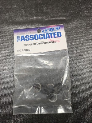 Team Associated 92082 B64 Gear Diff Outdrives (2)