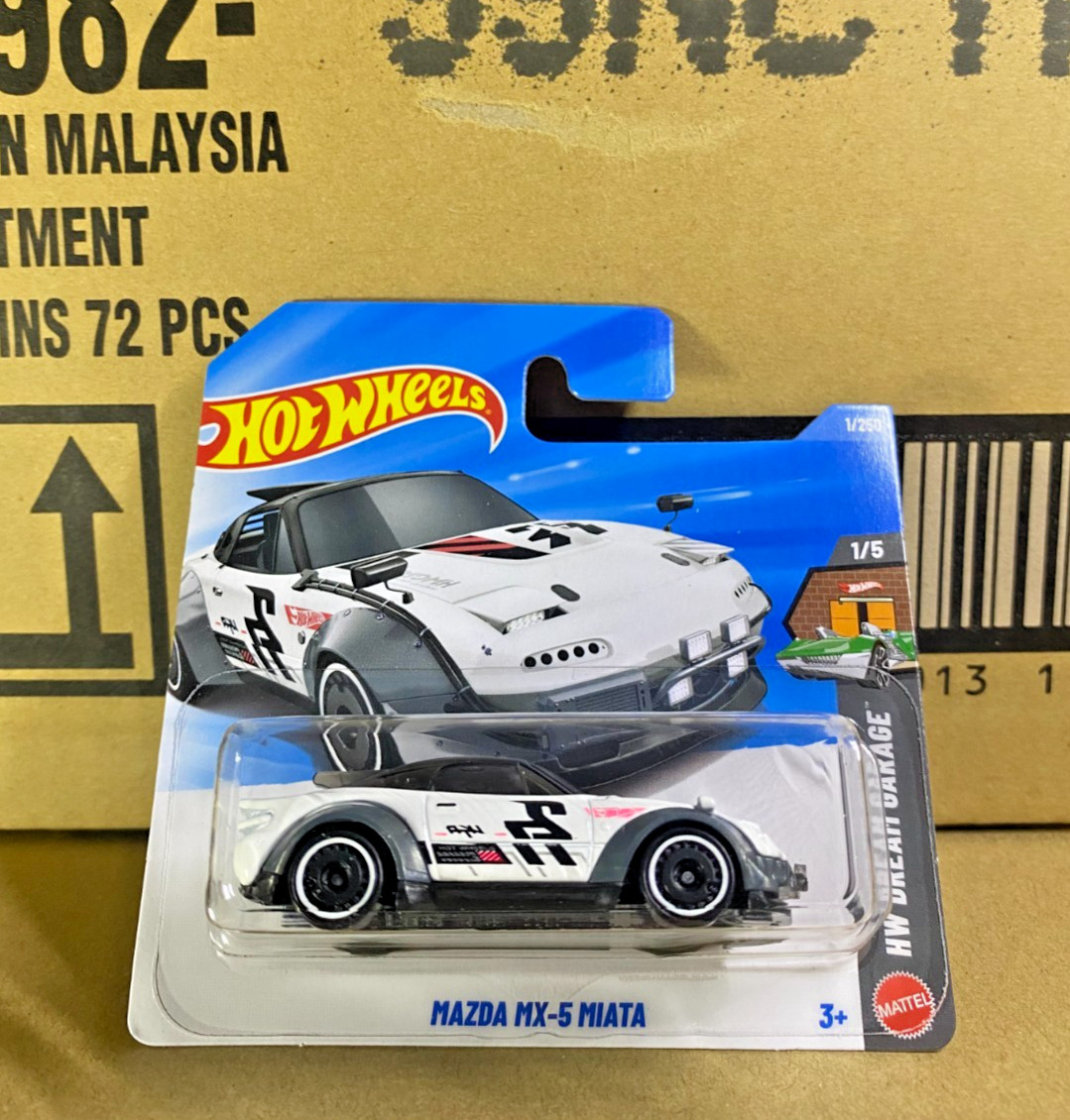 2026 Hot Wheels Mainline Short Card Case B Mazda MX-5 Miata Series Dream Garage