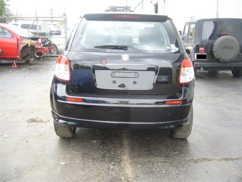 Suzuki SX4 2008-2013 portón levadizo puerta maletero trasero térmico negro menos alerón  Foto 2 de 3
