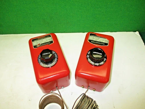 (1) CHROMALOX AR-7029 THERMOSTAT WITH PILOT LIGHT AR7029