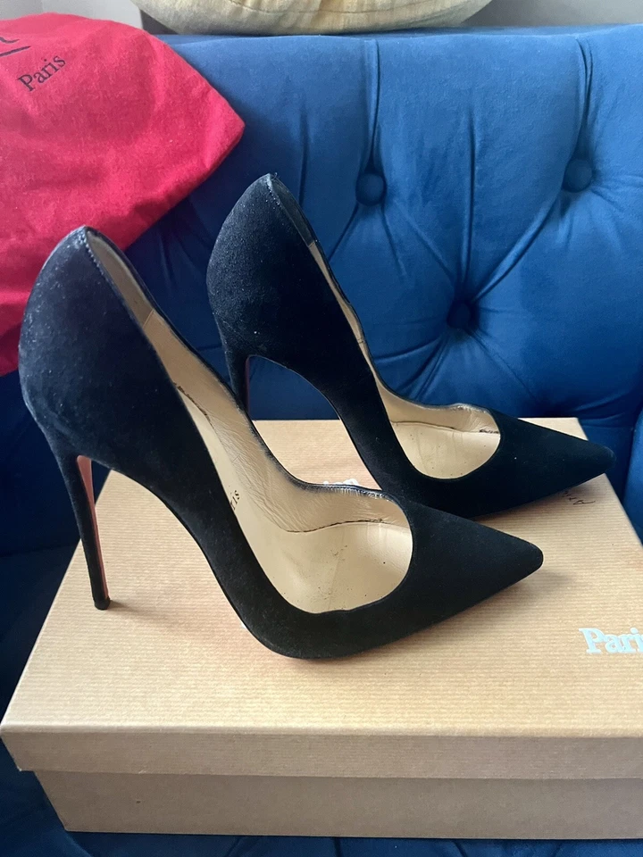 Tacones Christian Louboutin So Kate 120, gamuza negra, talla 38 (7,5) usados $300 Foto 4 de 4
