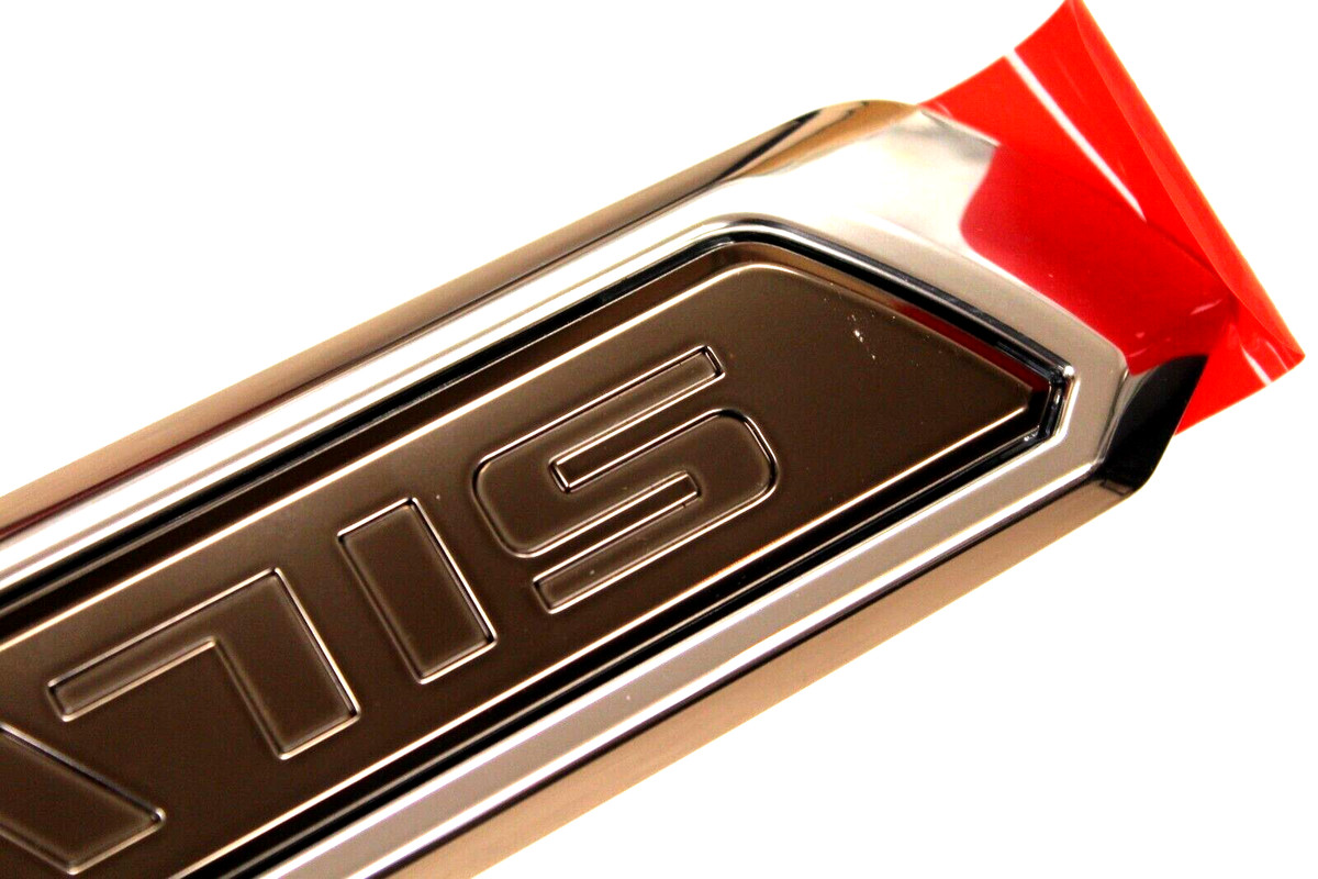 GM, Chevrolet Silverado Left-Side Molding Part# 84804413 Replaces  