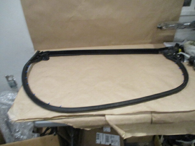 Lamborghini Gallardo Superleggera  RH Door Rubber Outer Seal - P/N 400837912C