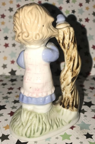 Precious Moments. ?? Girl Feeding Bird On Tree Porcelain Figurine - Picture 2 of 2