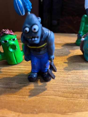 Plants vs. Zombies PVC Toy Lot - 11 Figures 2-4 inch - Foto 5 di 8