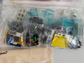 LEGO 3182 Airport City airplane jet terminal MINT 100% Complete with Manuals