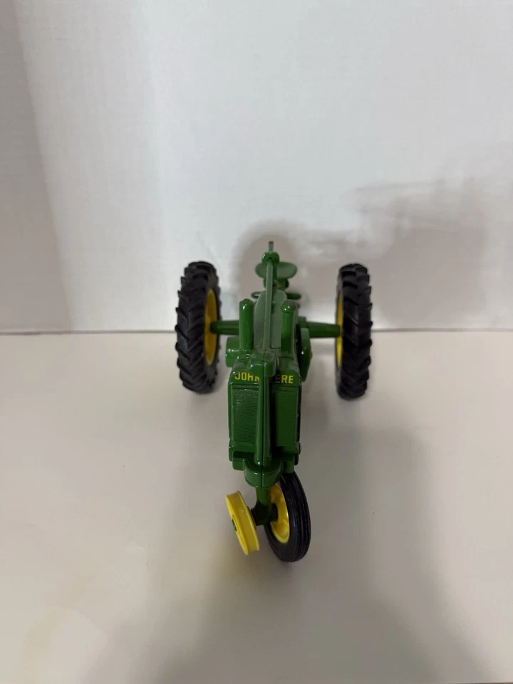 Trator Vintage Ertl John Deere 1934 Modelo A Escala 1/16 Diecast SEM CAIXA, DISPLAY - Imagem 4 de 4