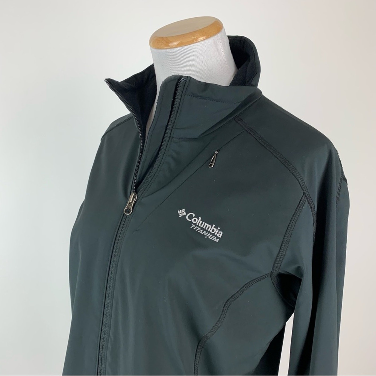 Columbia Titanium Zip Front Jacket Medium womens - image 8