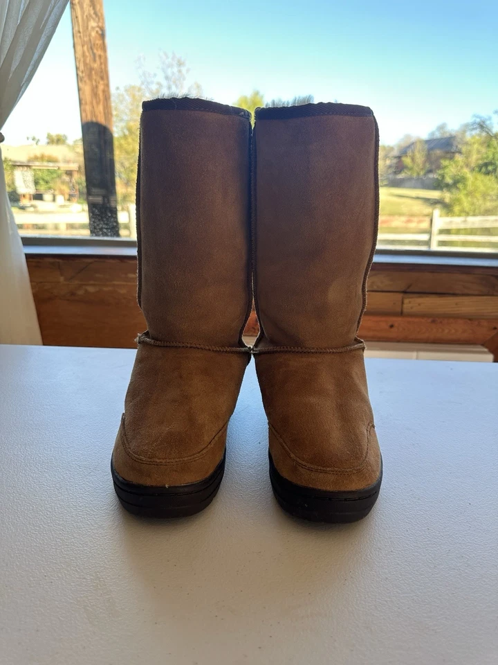 Botas Ugg Ultra Altas Tasman Trenzadas Castaño con Forro de Lana Talla 9W Foto 2 de 4
