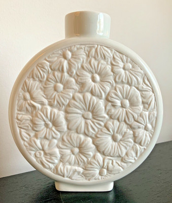 Wunsiedel Bavaria Porzellan Vase Relief Blumen Weiß 15,2 см Germany