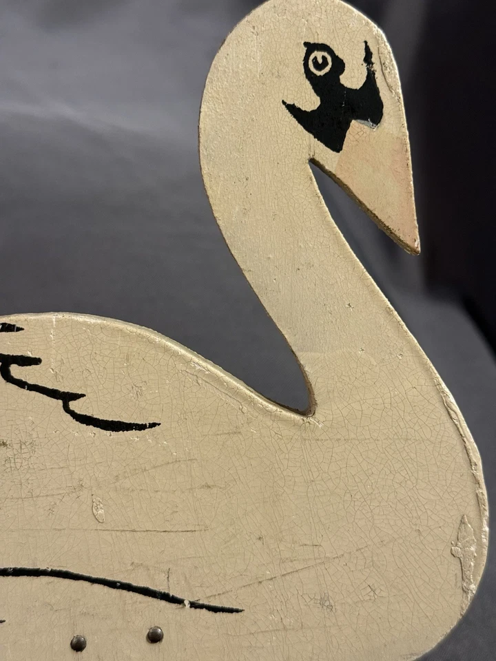 Sweet Antique Folk Art Painted Wooden Swan Door Stop - Image 3 of 4