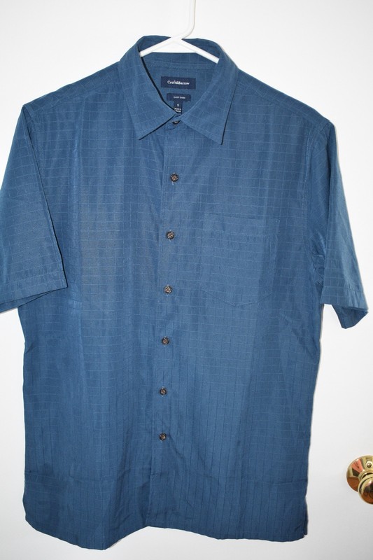 Croft and Barrow Easy Care blue button up shirt (S)