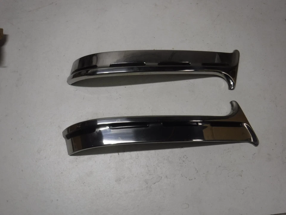 1955 Chevrolet Bel-Air NOS Left & Right Rear Moldings 4648029 4648030 - Image 2 of 3