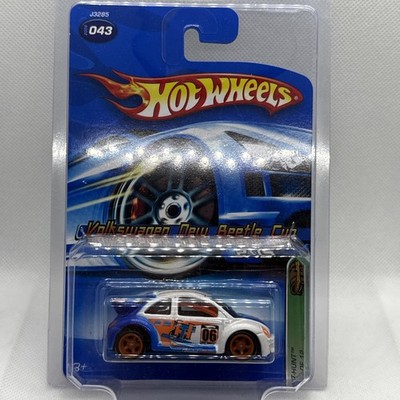 Hot Wheels 2006 Treasure Hunt Volkswagen New Beetle Cup #5/12 NEW