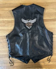 Pro-Rider Mens Black Leather Harley Patched Snap Motorcycle Vest Size 46