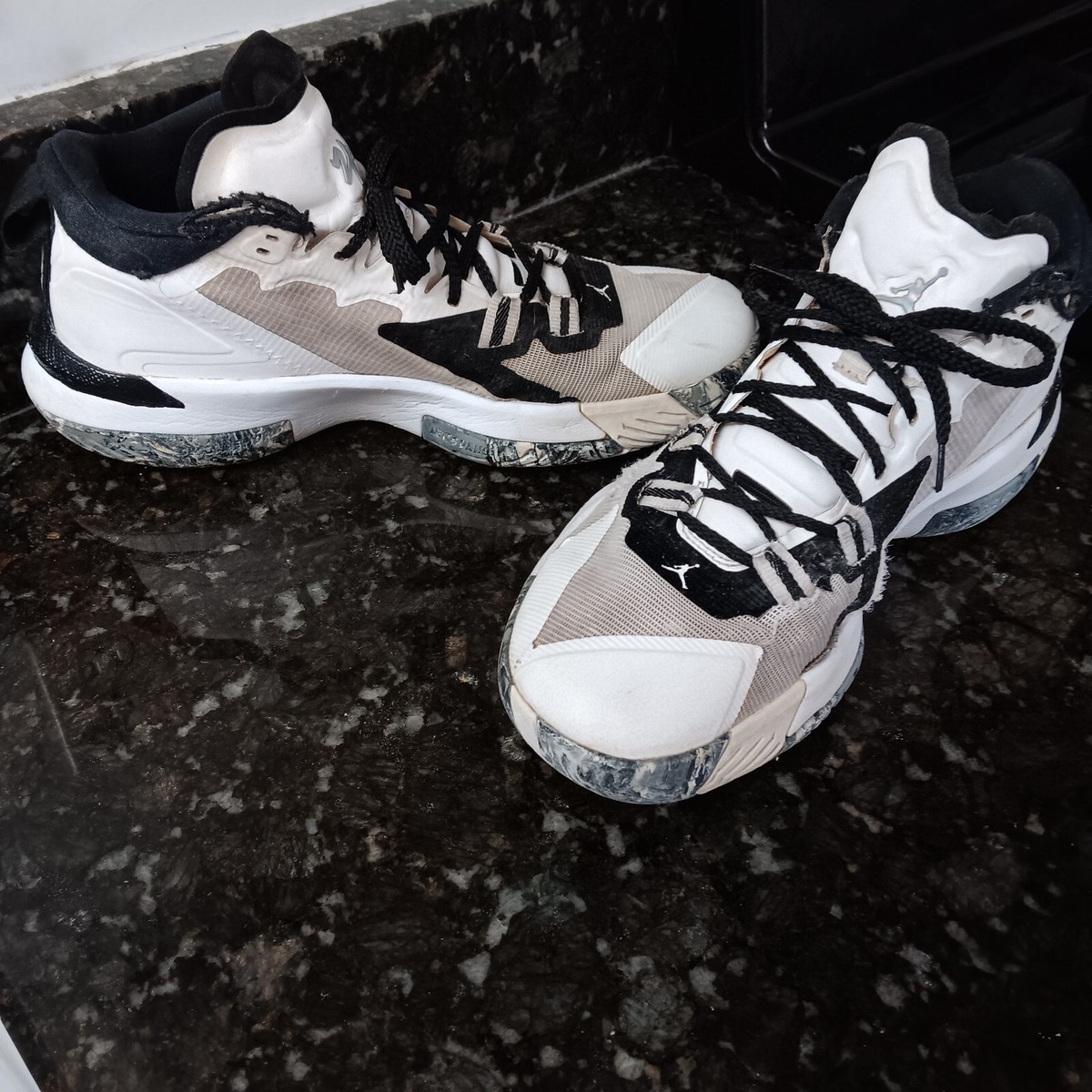 Jordan Zion 1 TB White Black US 7.5 Price According To W & T View 2