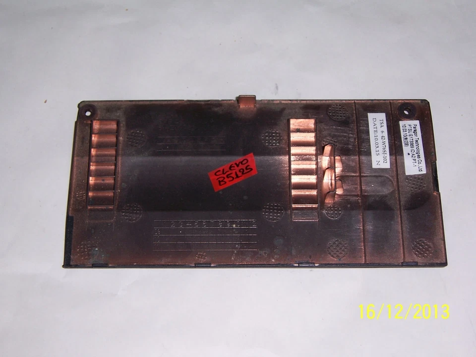 FUNDA HDD INFERIOR CLEVO TURBOX B5125 PTSU E173569 TSA 6-42-W76SJ-102 Foto 2 de 2