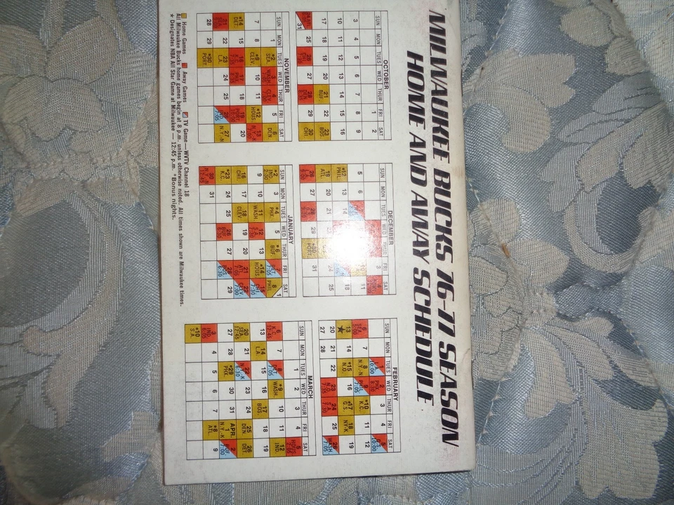 1976-77 MILWAUKEE BUCKS MEDIA GUIDE YEARBOOK ALEX ENGLISH R 1977 Program Book AD - Image 2 of 4