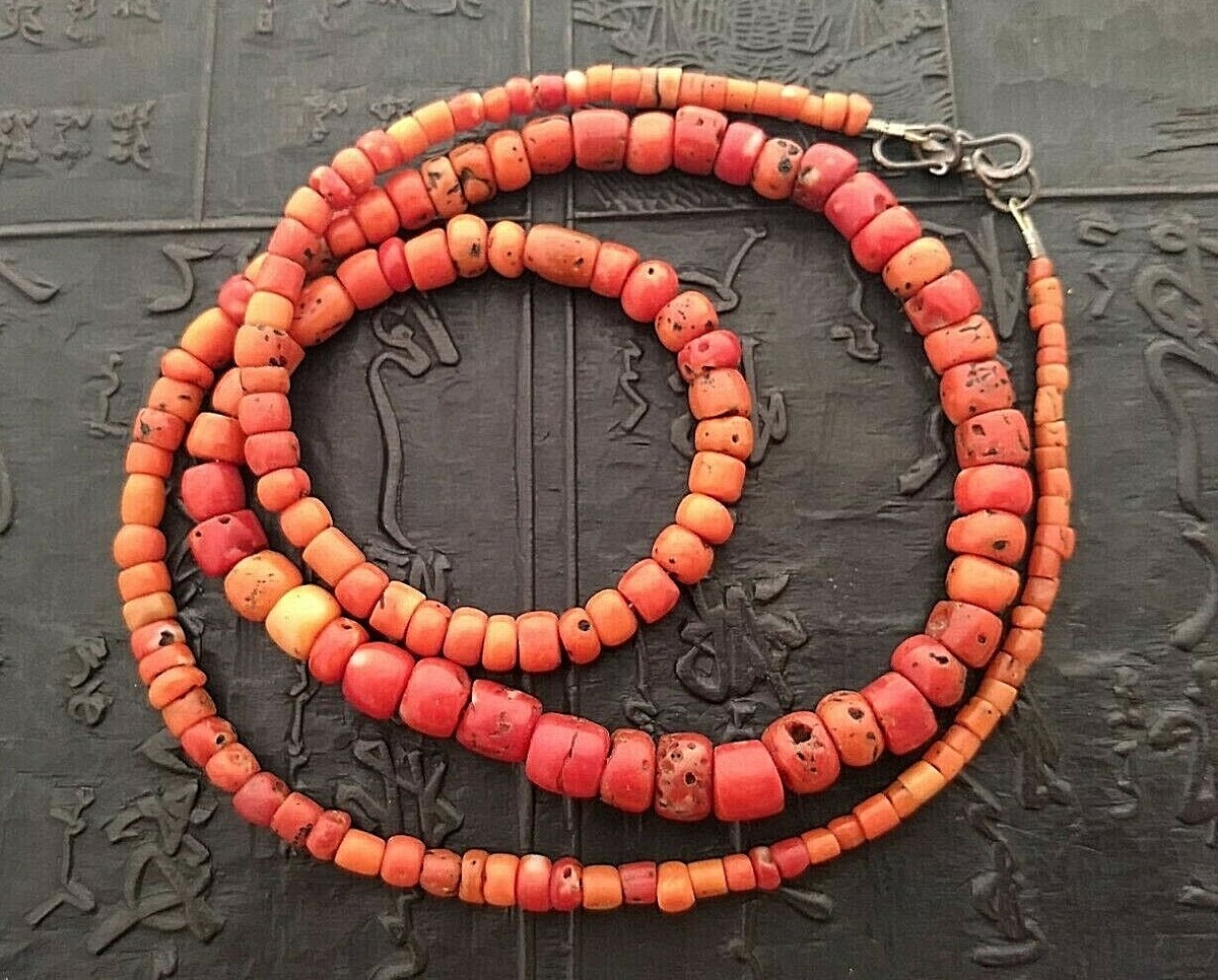 Vintage coral necklace Tibet Nepal red grams, graduated