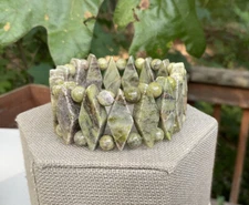 J.C. Walsh & Sons LTD IRISH CONNEMARA MARBLE DIAMOND CUT STRETCH BRACELET 6.25”