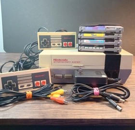 Paquete Consola Nintendo NES - 4 Juegos - Mario 1, 2, 3, Tetris - LIMPIA Y PROBADA