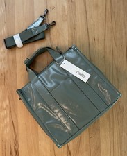 Nuova borsa Esprit ecopelle con tracolla rimovibile e regolabile verde oliva