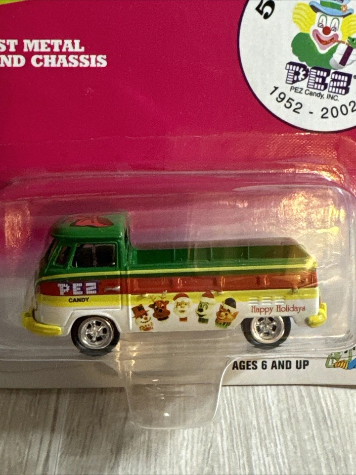 Грузовик Johnny Lightning PEZ 50th Anniversary VW - Изображение 3 из 4