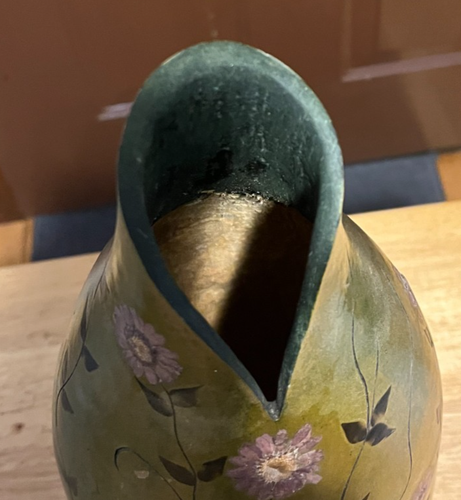 Vtg West African (Cameroon) Hand Etched/Painted Gourd Vase signed by B. Larkum - Picture 3 of 4